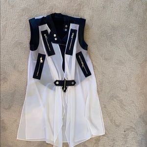 Absolutely gorgeous zip up top from France